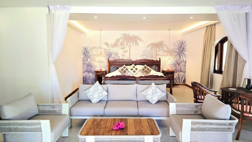 Bluebay Beach Resort & Spa 33/52