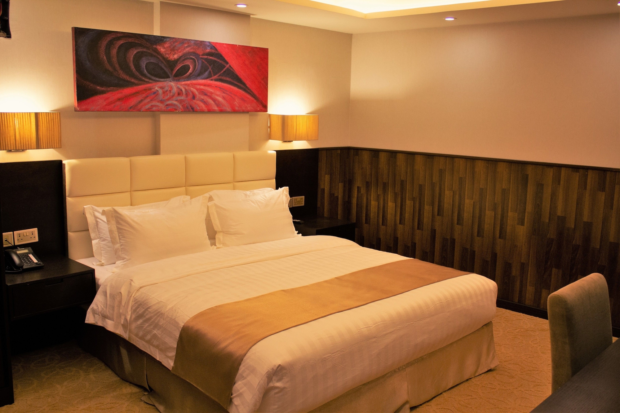Crown, Junior Suite, Double Bed