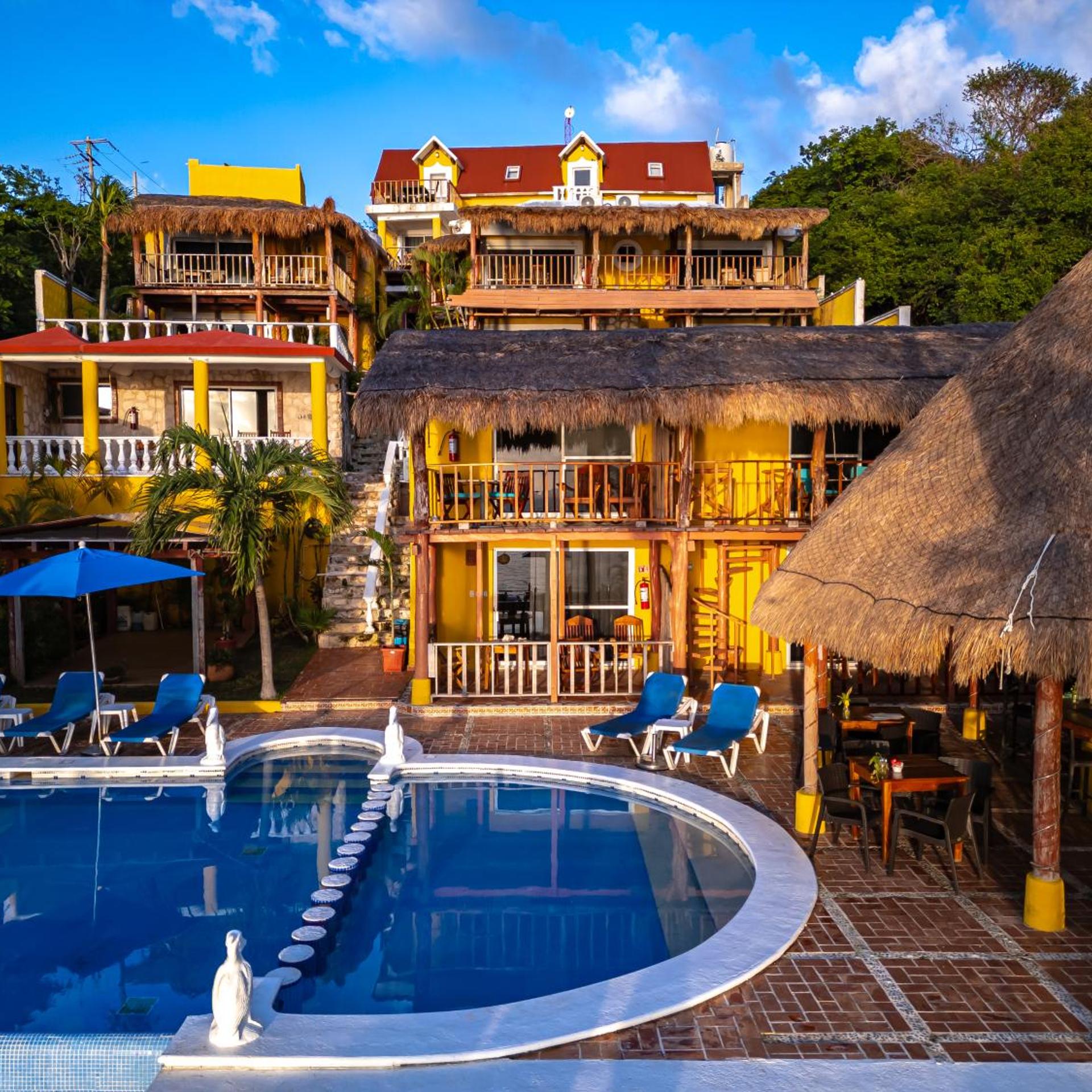 Hotel La Joya 3/51