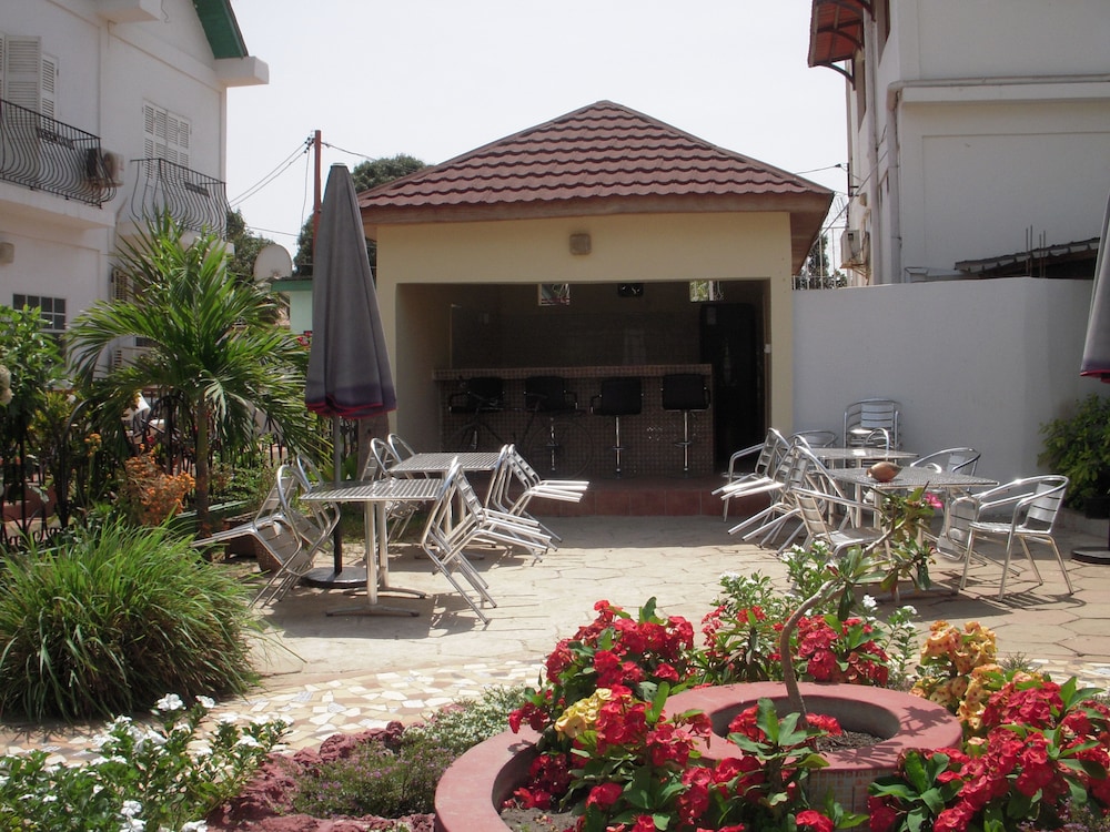 Riyan Apartments 5/42