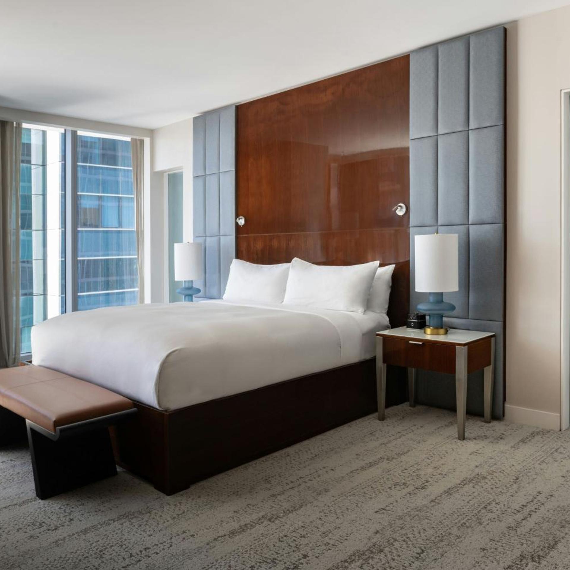 1 Bedroom, Executive, Suite, King Bed, Bay View