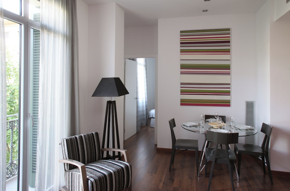 MH Apartments Suites 19/27