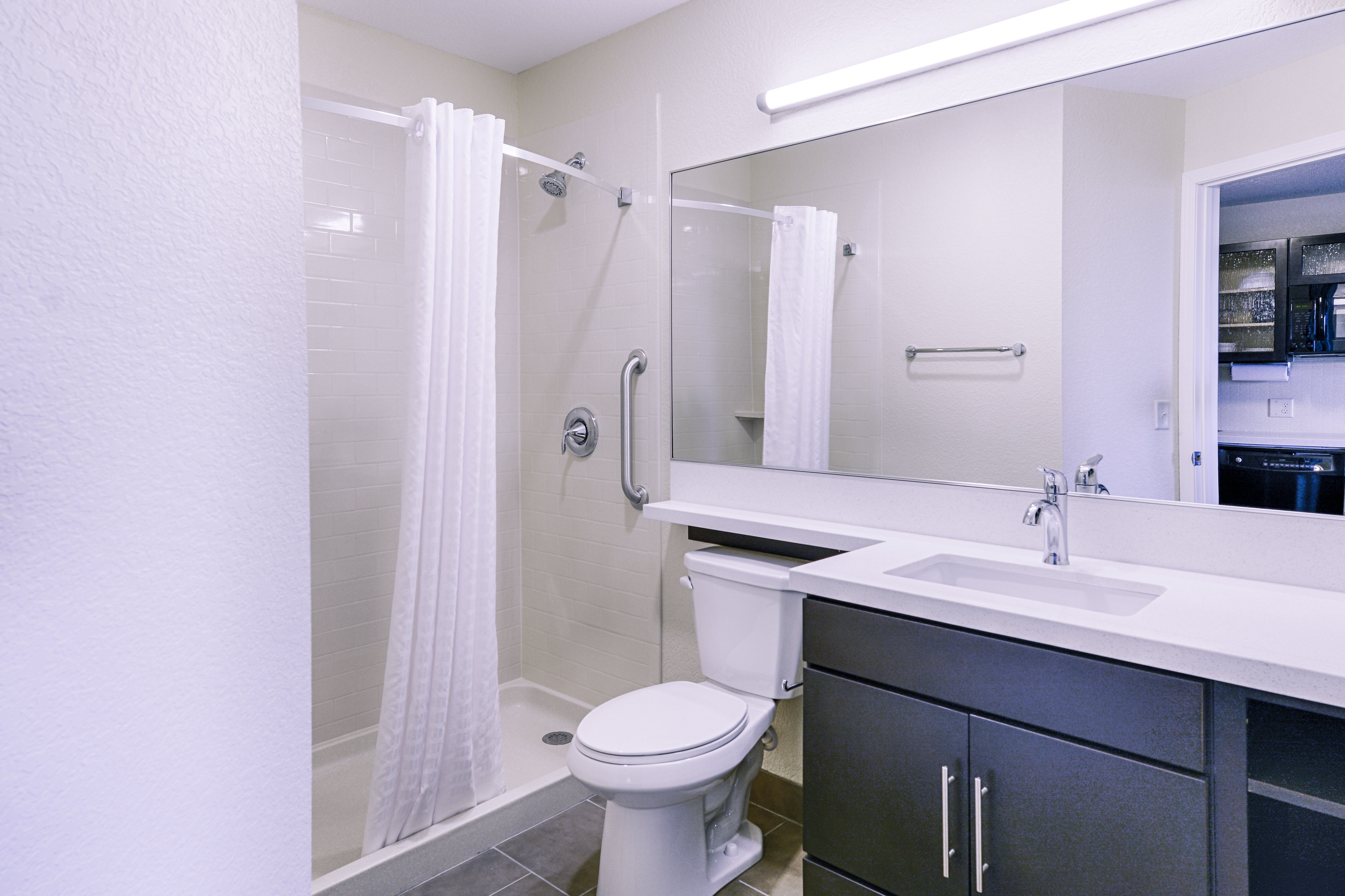 CANDLEWOOD SUITES LAKEVILLE I-35 32/32