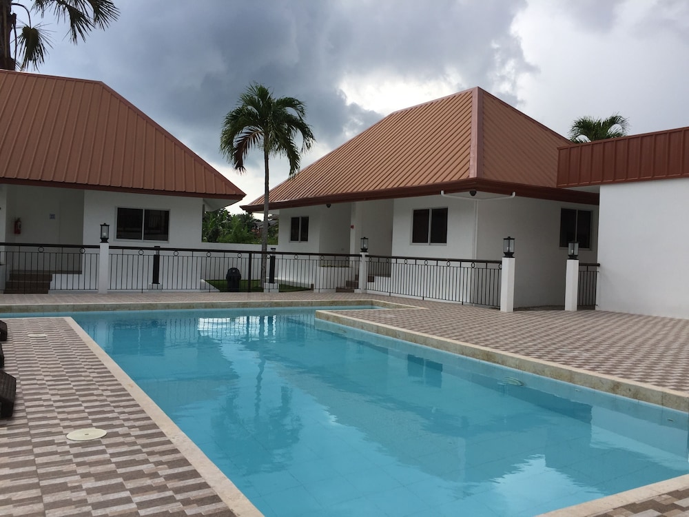Heartland Hotel Service Rooms And Apartments 39/48