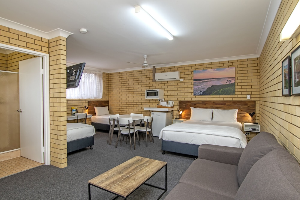 COAST INN MOTEL 20/59