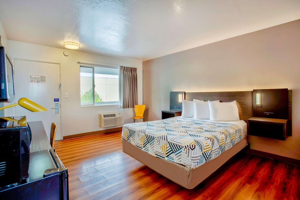 Motel6 Salem, OR - Expo Center 11/58