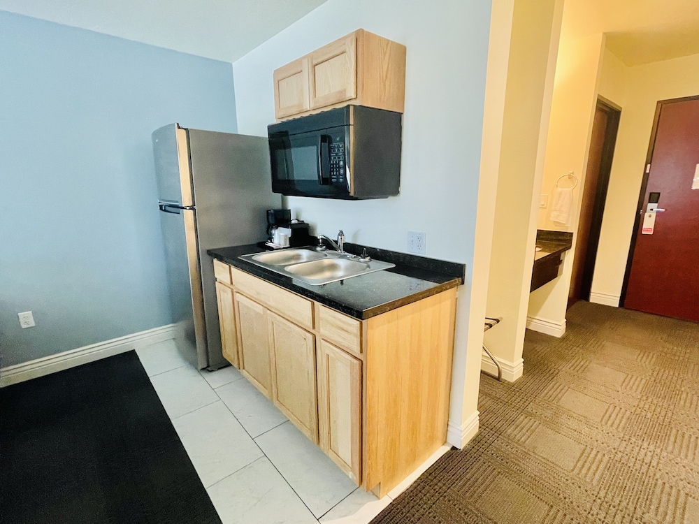FairBridge Inn and Suites Cuero (ex Cuero s Copper Inn) 4/23
