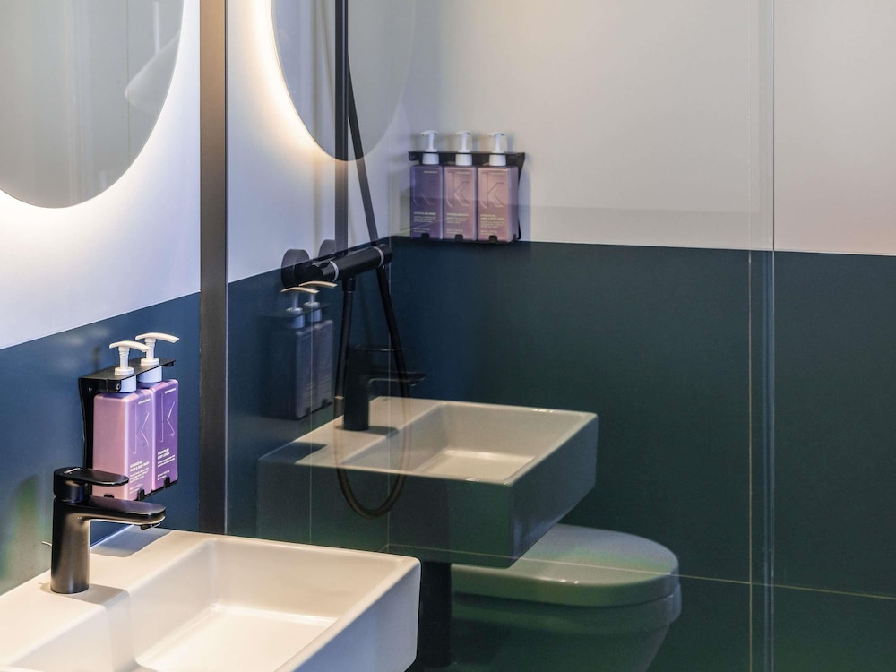TRIBE Paris Clichy 54/54