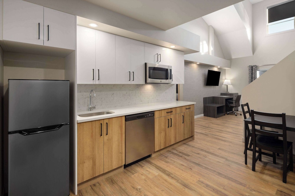 Baymont by Wyndham West Edmonton 37/50