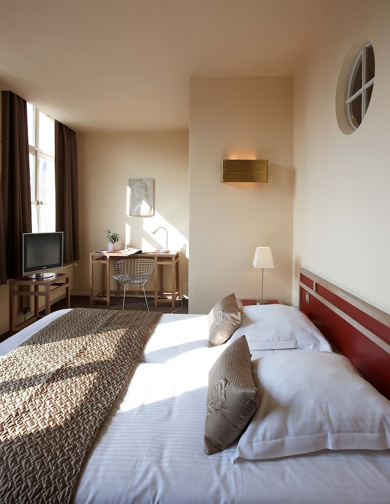 STANDARD, DOUBLE OR TWIN BED