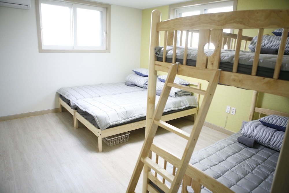 Twin Rabbit Guesthouse 38/51