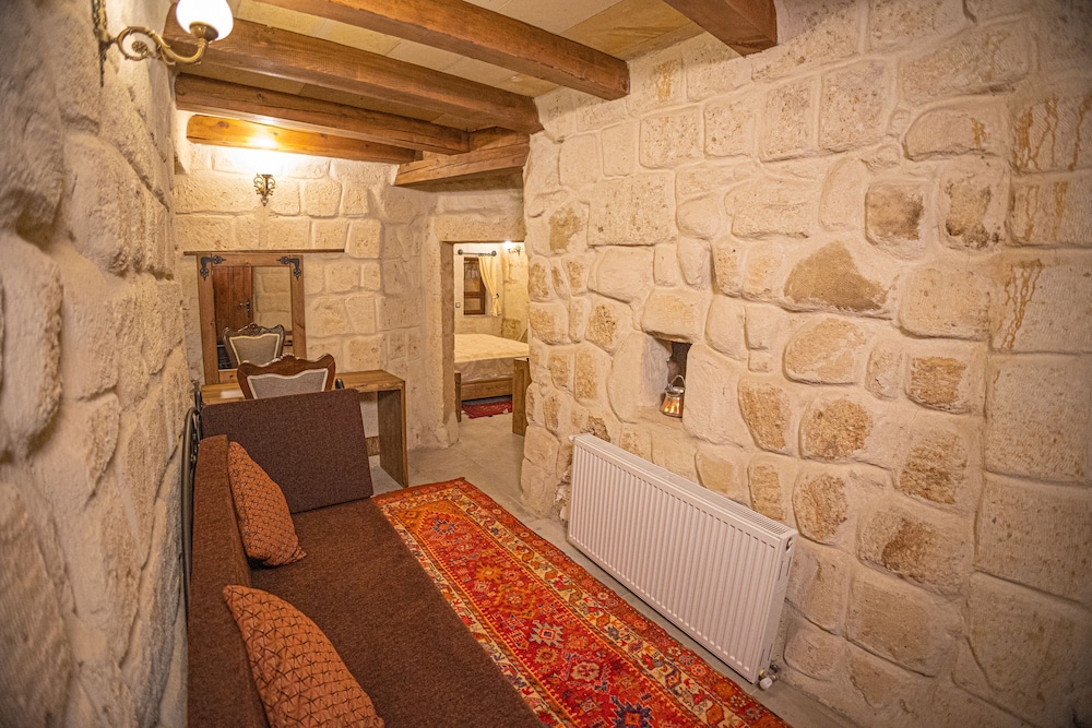 Pietra Cave Suites 18/49