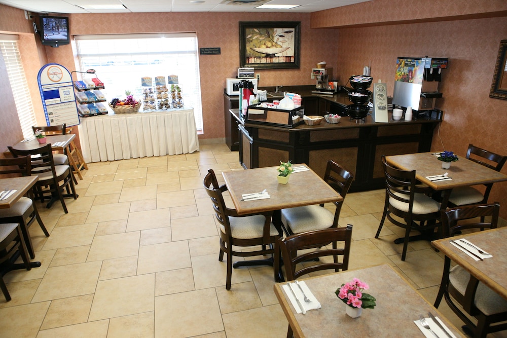 Howard Johnson by Wyndham Toms River 29/41