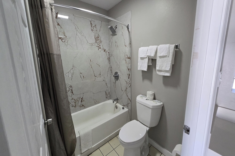 Deerfield Inn McComb I-55 42/49