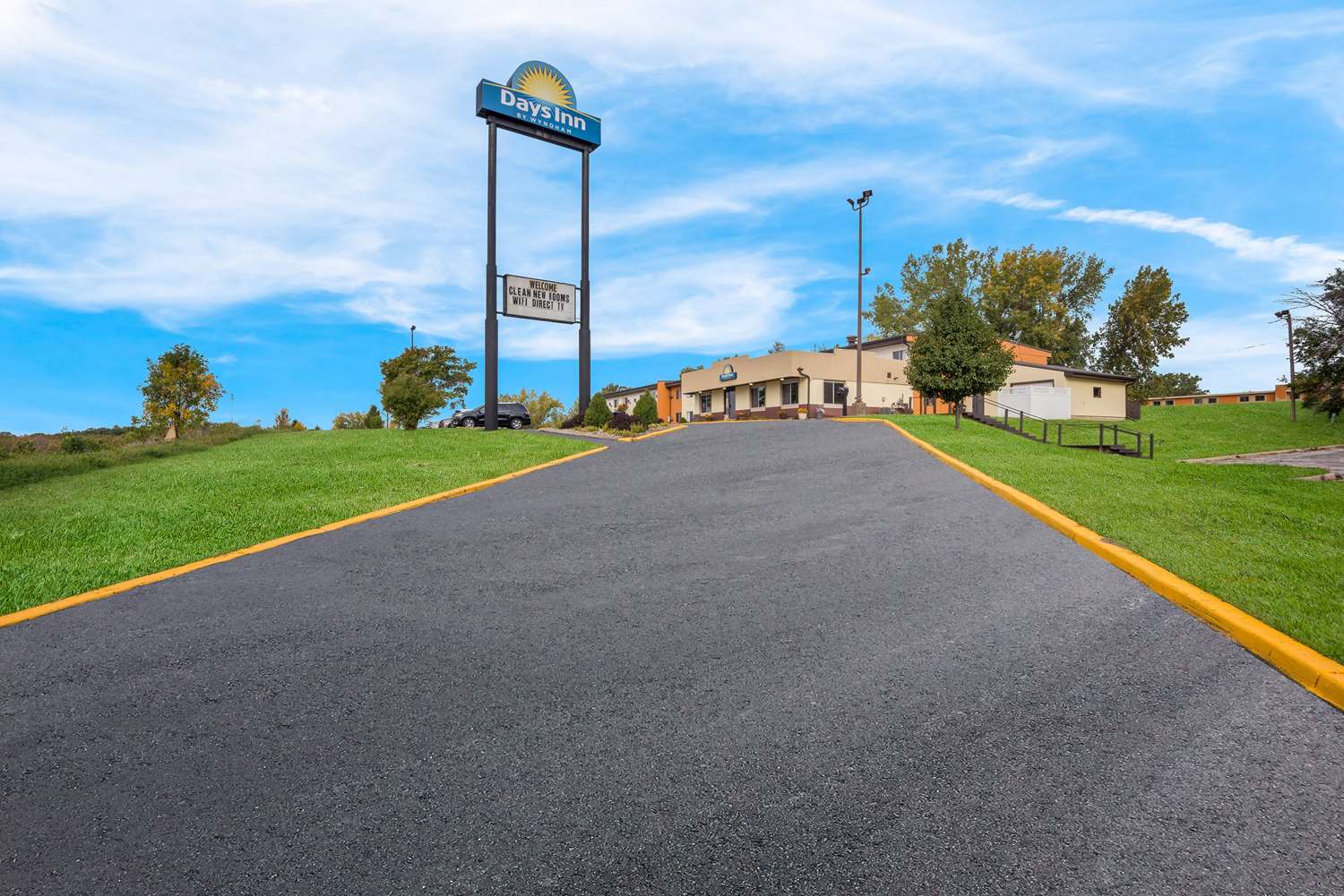 Days Inn by Wyndham Newton - LA 26/34