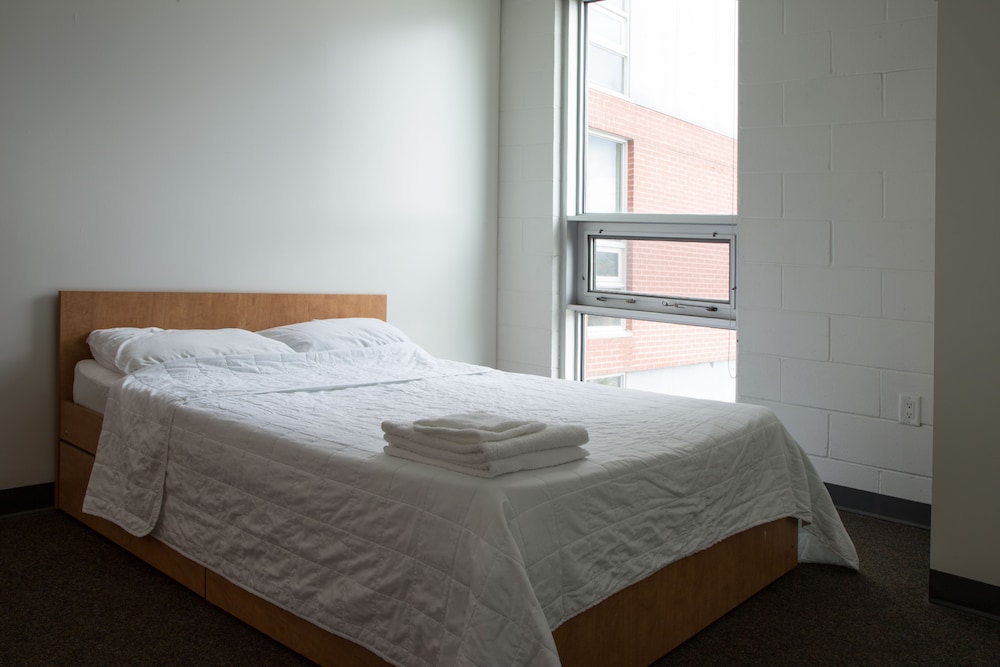 Humber College Lakeshore Residence 9/37