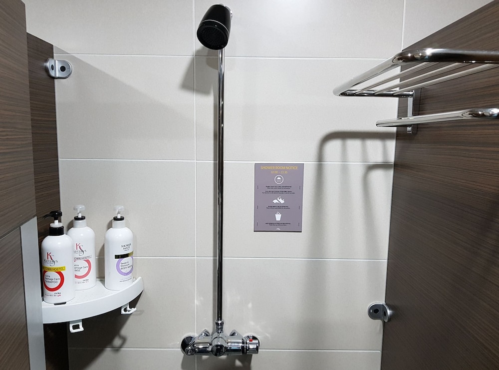 Midtown Hostel 48/50