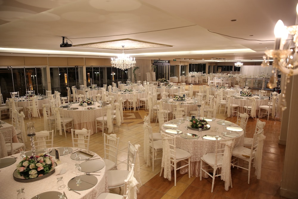 Sahil Marti Hotel 52/72