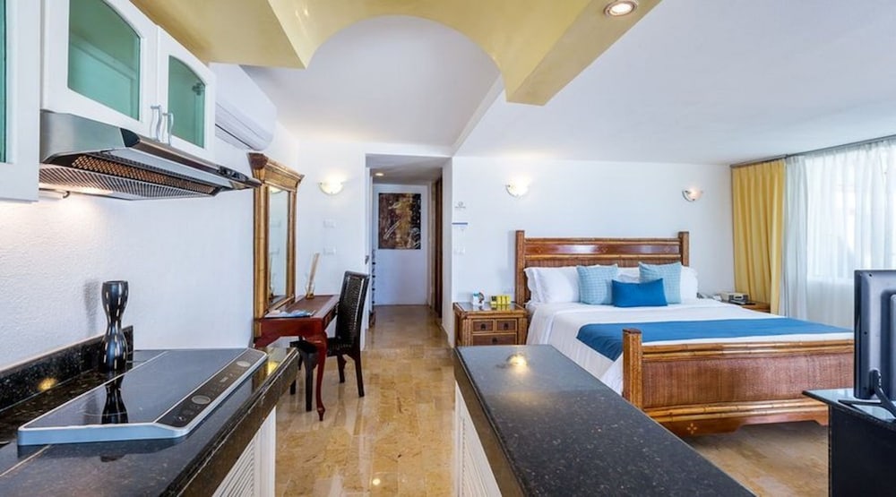 Illusion Hotel Boutique 54/73