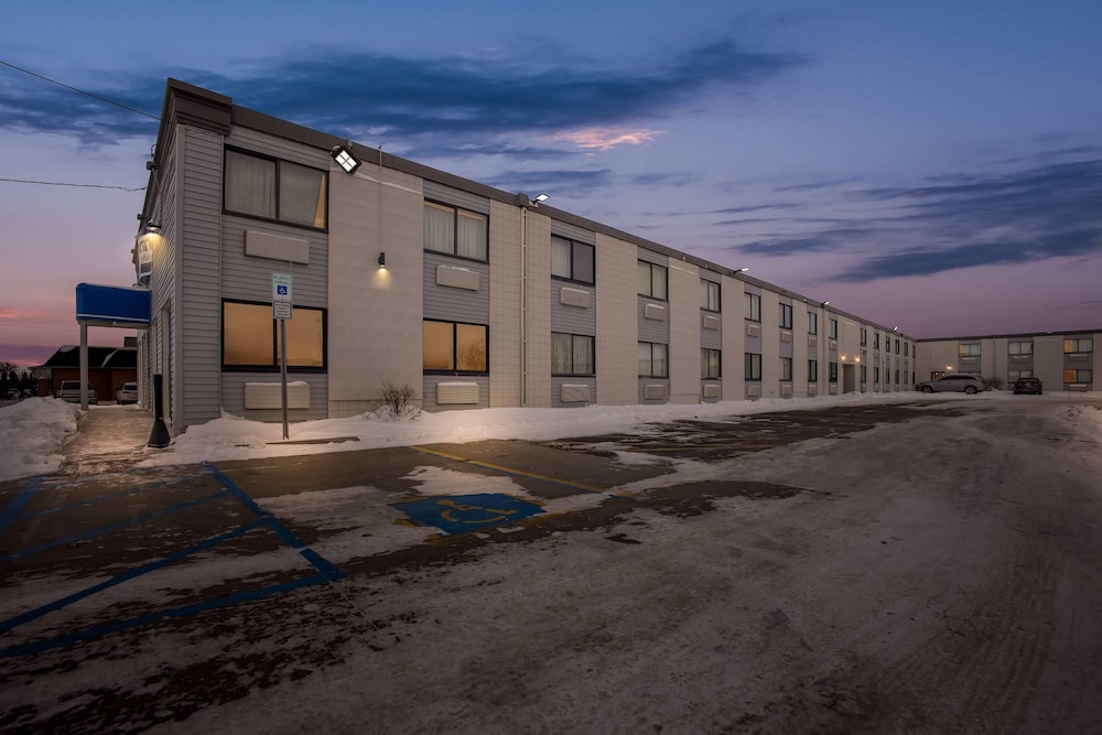 Park Inn by Radisson, Fargo West Acres 29/51