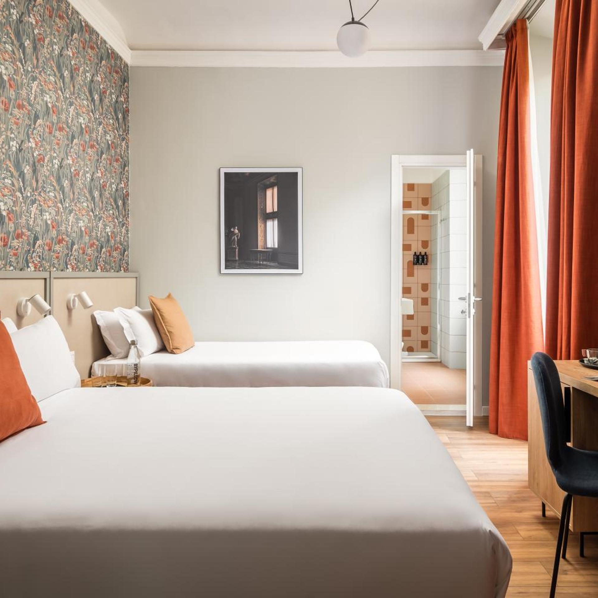 Room, Triple