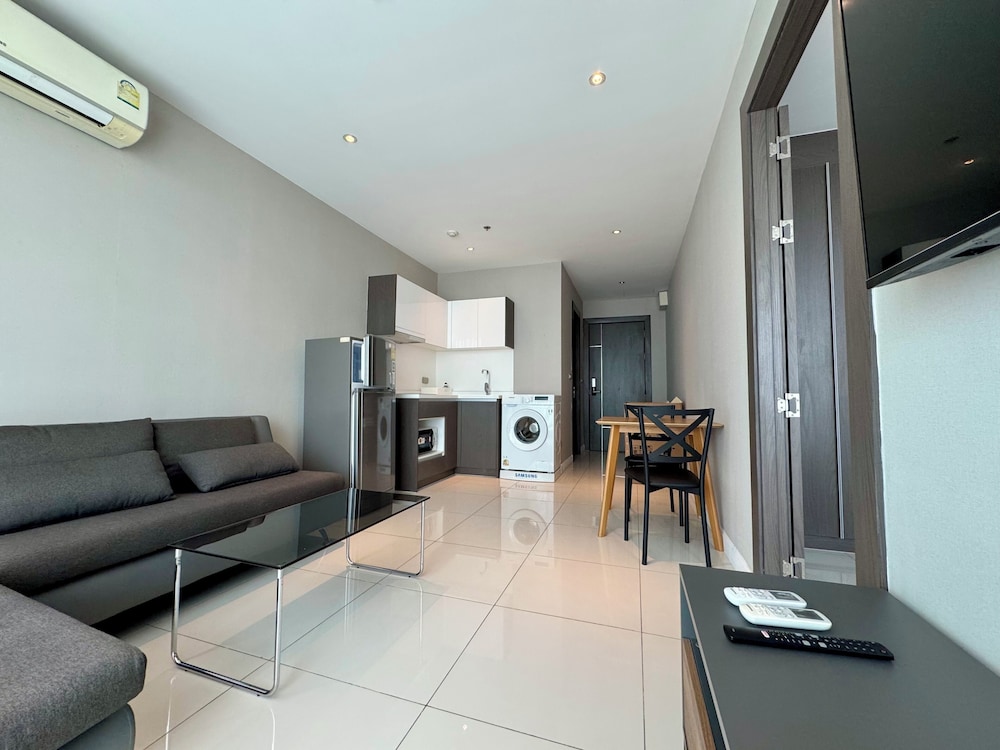 The Point Pratumnak by PSR ASIA 29/50