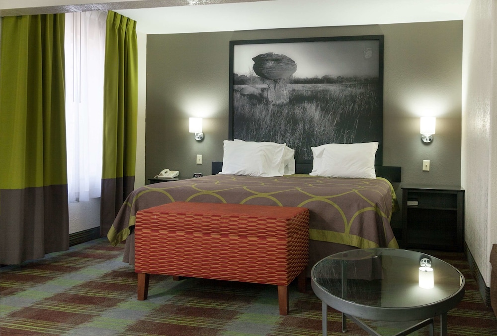 Super 8 by Wyndham Arkansas City KS 14/29