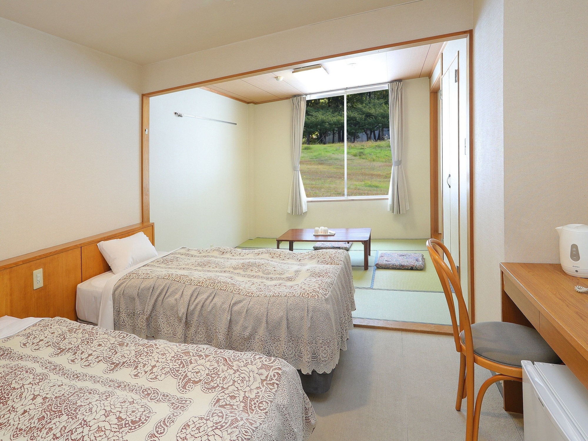 BASIC, MULTIPLE BEDS, MOUNTAIN VIEW