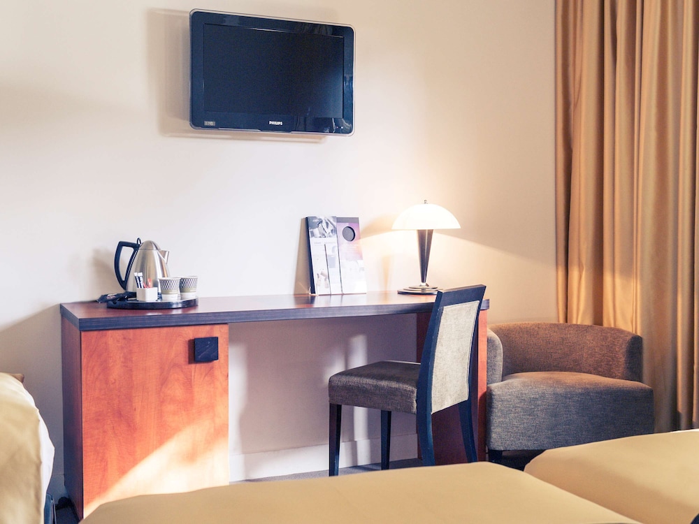 Mercure Maurepas Saint Quentin 54/70