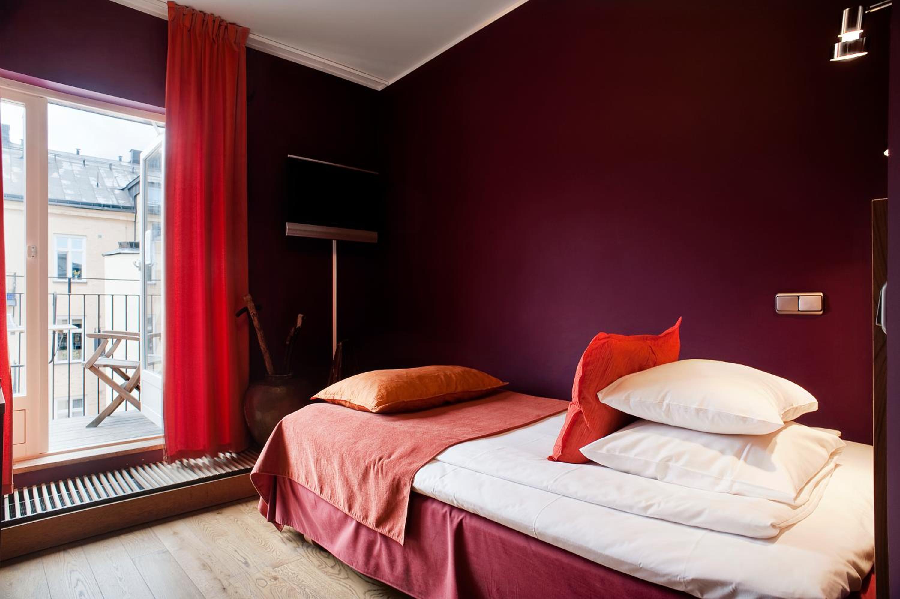Room, Single