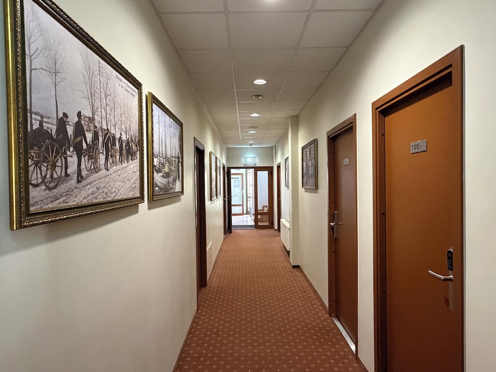 Memel Hotel 9/66