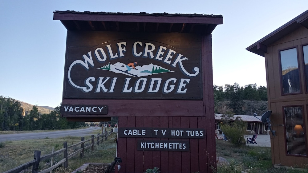 Wolf Creek Lodge, BW Signature Collection 5/71