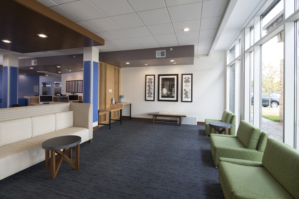 Holiday Inn Express Hotel Suites Bay City 39/49