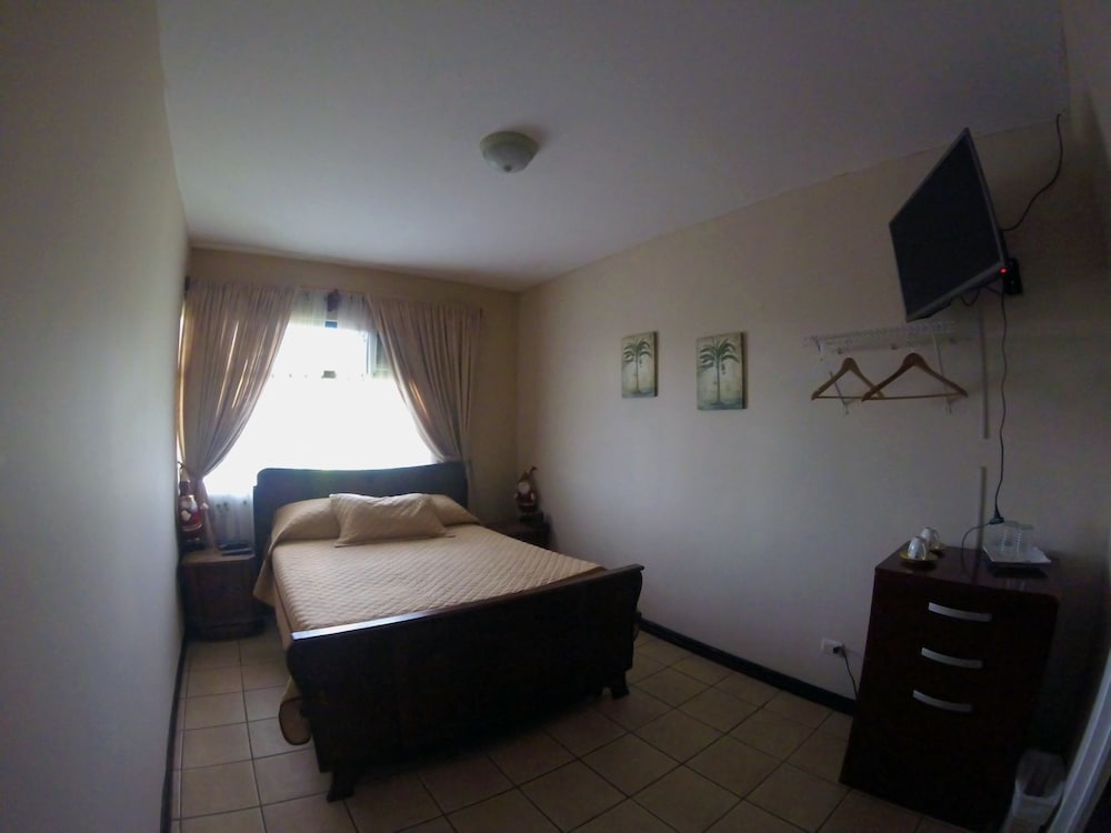Hotel Santa Maria Inn 33/56