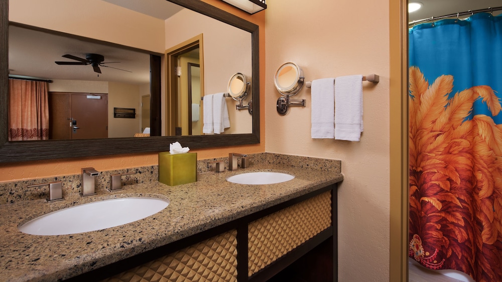 Disneys Caribbean Beach Resort 48/50