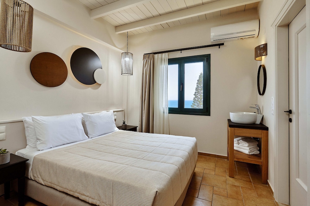 Superior, Suite, 2 Queen Beds, 2 Sofa