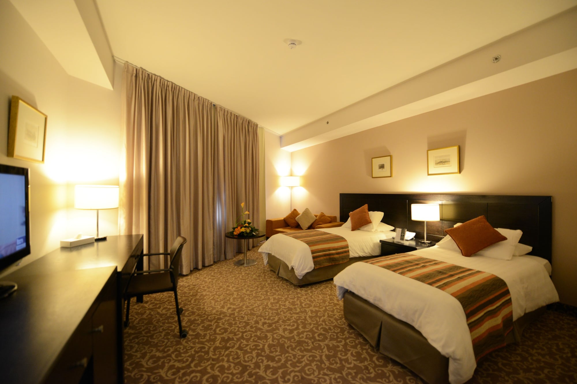 STANDARD, KING BED