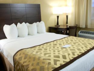 غرفة بسرير كينج مع أريكة، Best Western Green Tree Inn 7/10