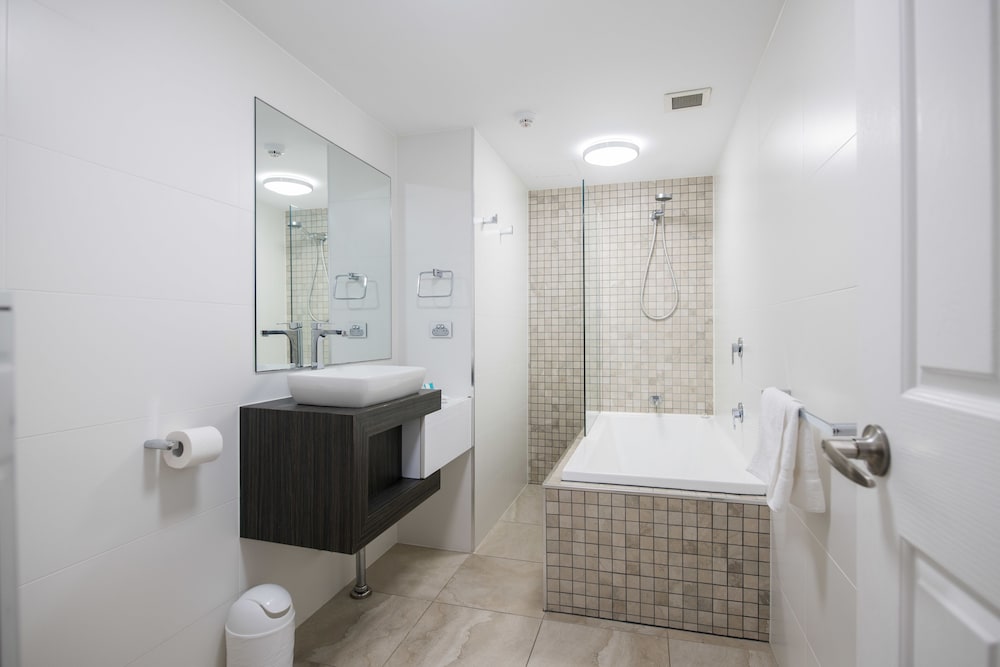 La Grande Apartments Broadbeach 48/48