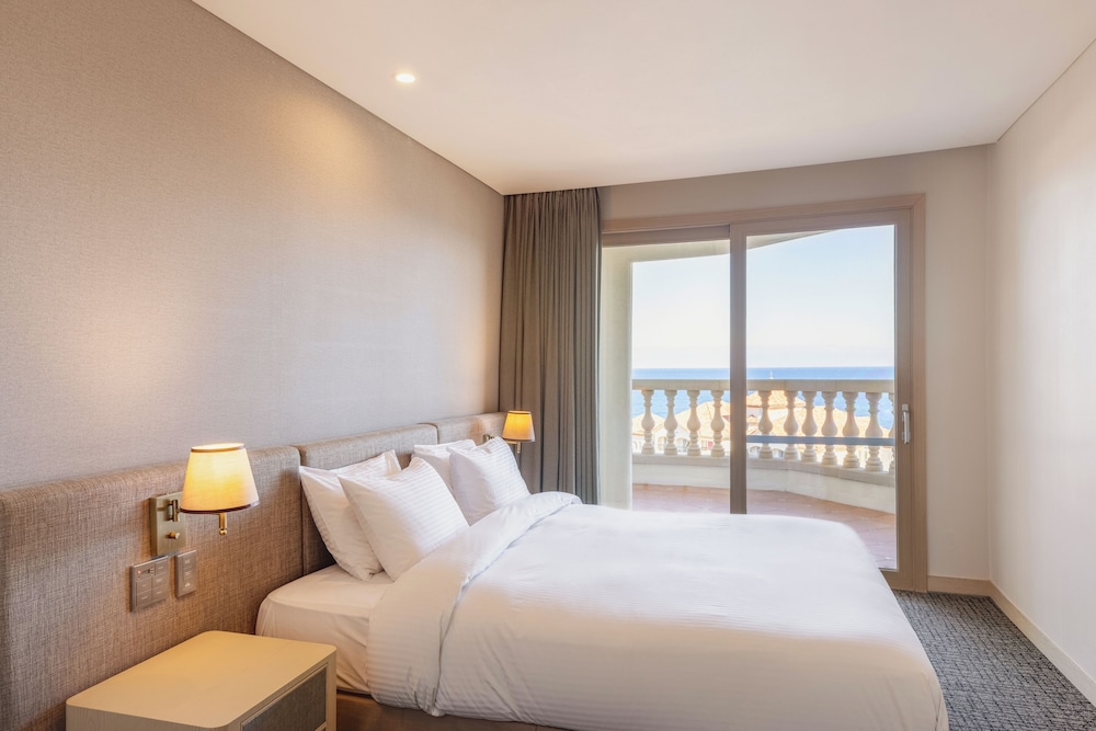 Deluxe, Suite, Double Bed, Ocean or Ocean View
