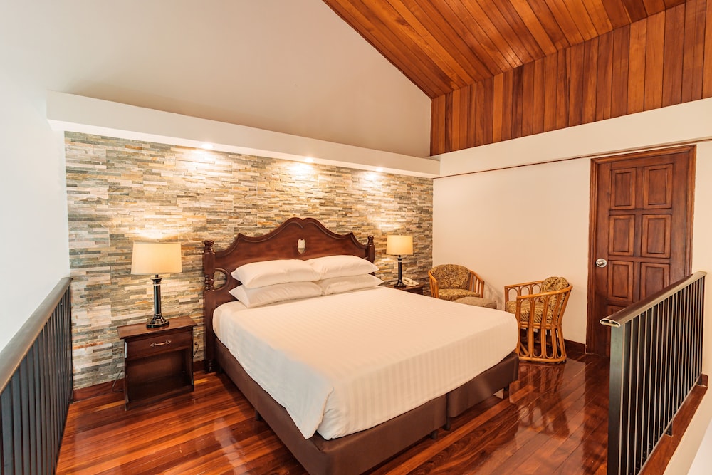 Studio, Suite, King Bed, Two Story