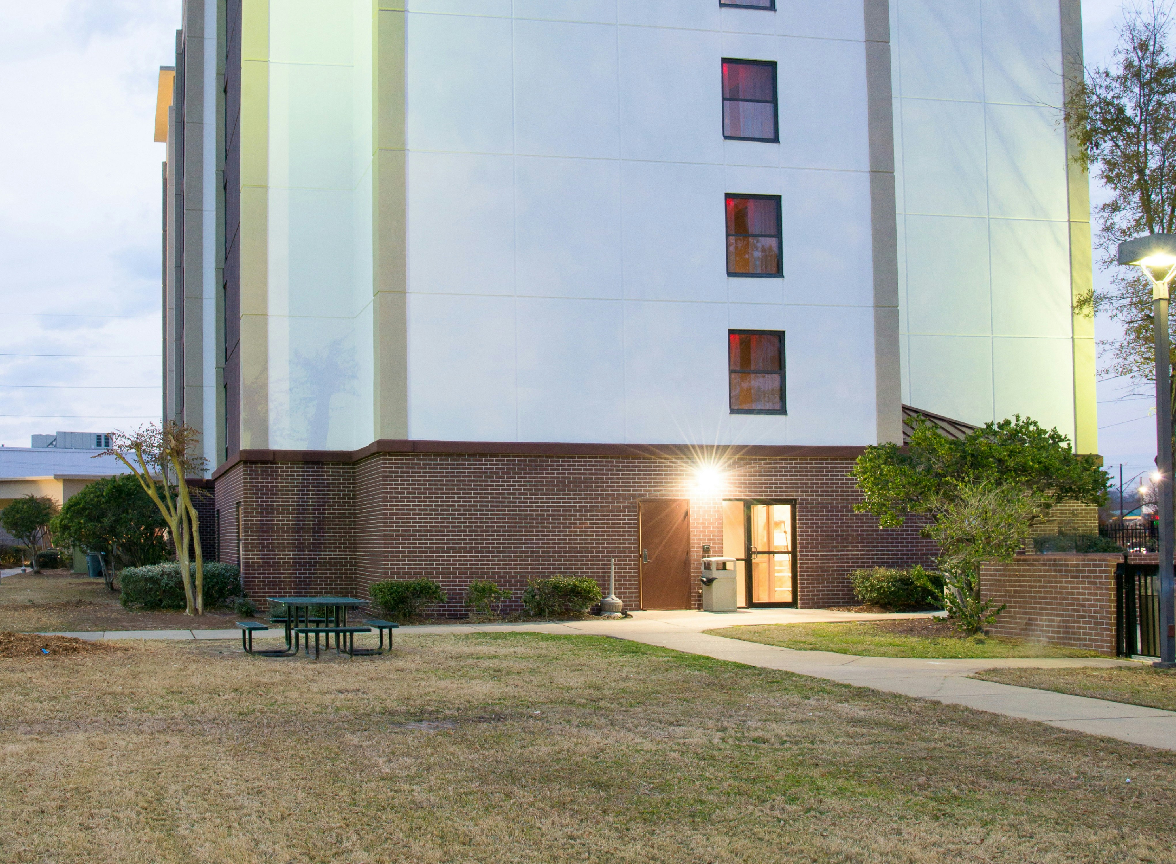 Hampton Inn & Suites Jackson Downtown-Coliseum 9/76