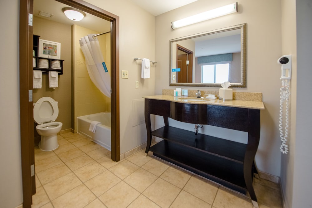 Hampton Inn and Suites Port Arthur, TX 7/47