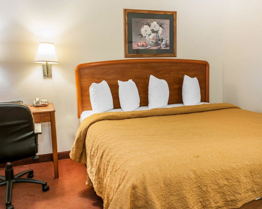 Quality Inn South Indianapolis, IN 16/35