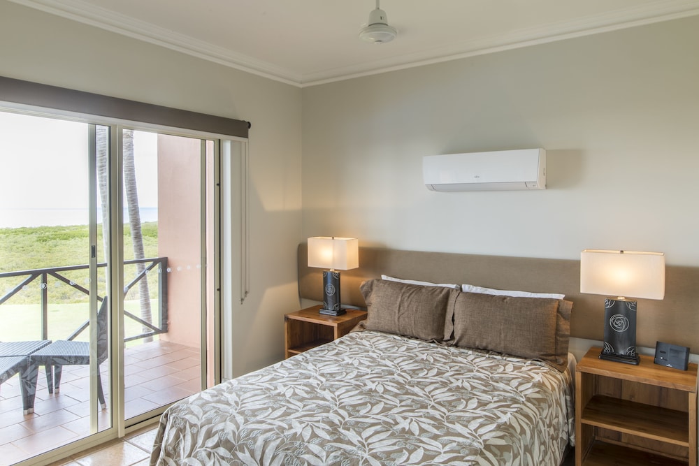 Moonlight Bay Suites 7/41