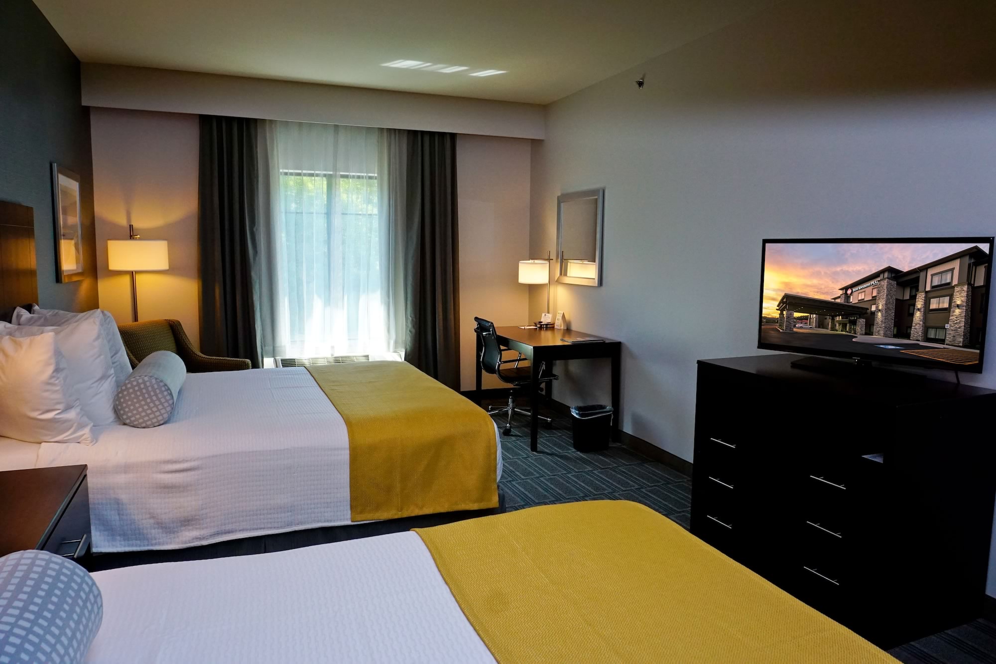 Standard, 2 Queen Beds, Accessible