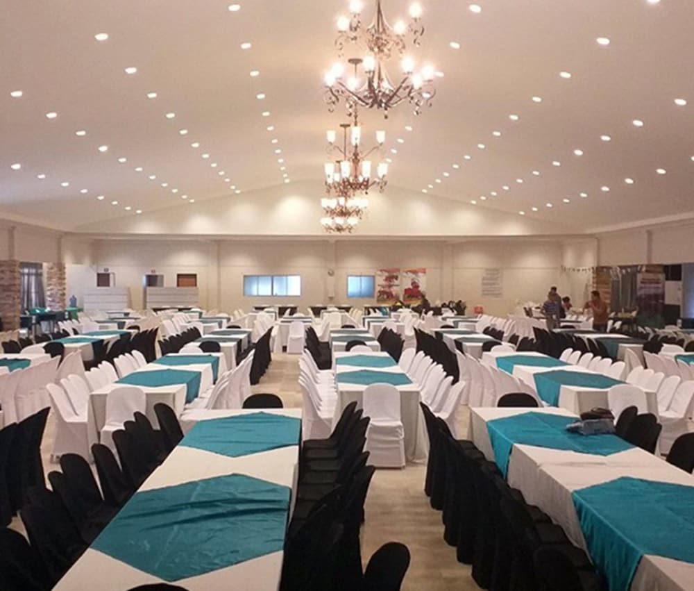 Acacia Hotel Bacolod 11/20