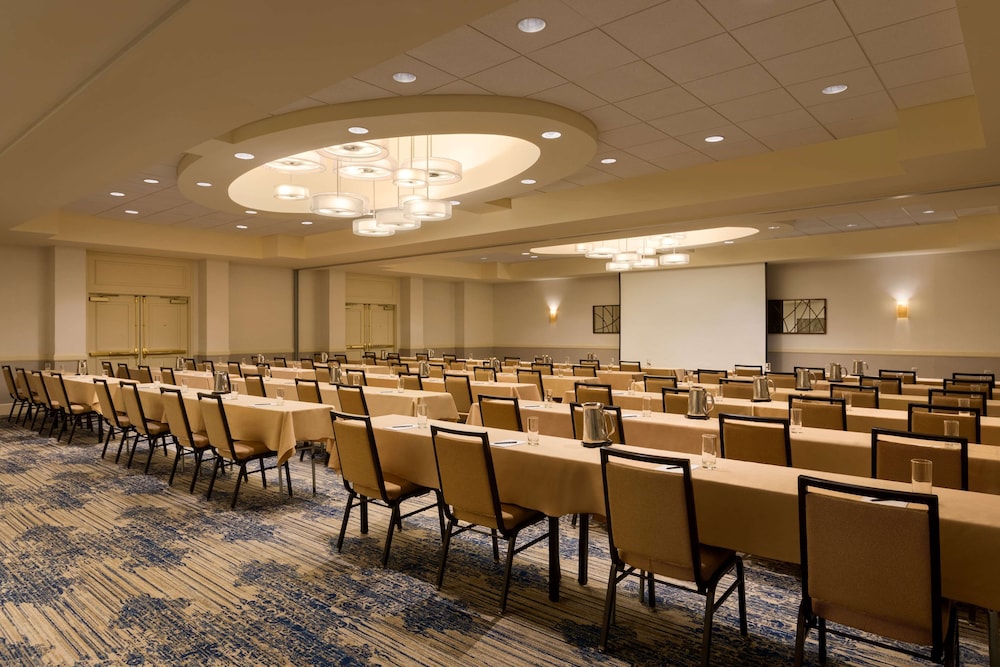 Embassy Suites by Hilton Boston Waltham 50/66