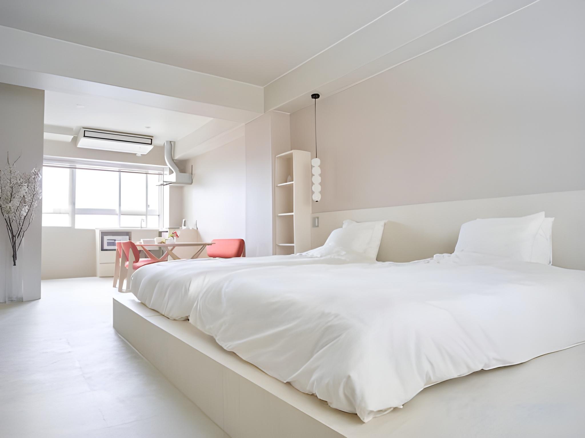 Mixed Dorm, 8 People
