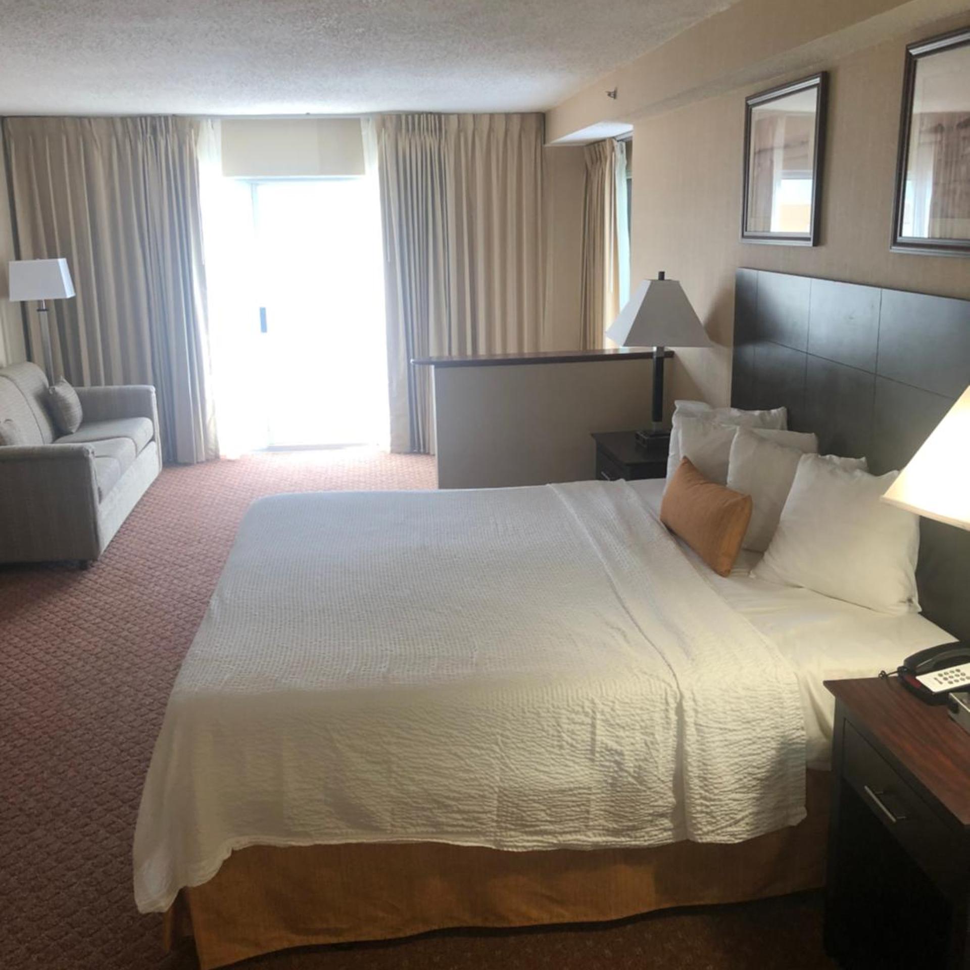 Room, King Bed, Kitchenette, South Building